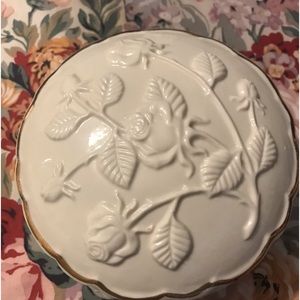 Gorgeous vintage 1940’s/ 1950’s ecru colored floral porcelain lidded container.